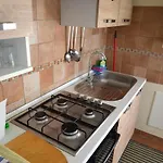 Elegante Ed Economico A 캄포삼피에로