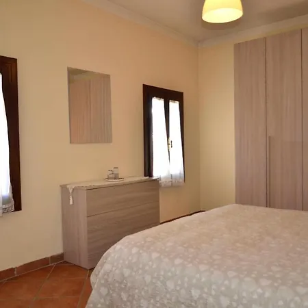 Elegante Ed Economico A * קמפוסמפיירו