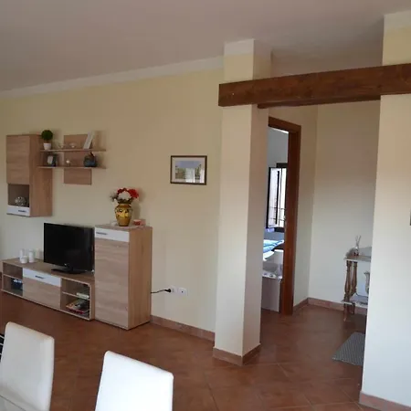 Elegante Ed Economico A Apartament