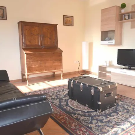 Elegante Ed Economico A Apartament
