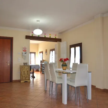 Elegante Ed Economico A Apartament